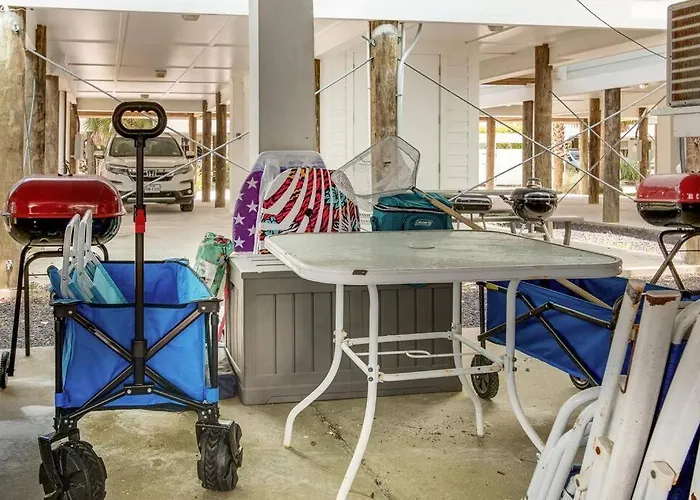 Condo With Beach Access 10 Min Walk To Hangout