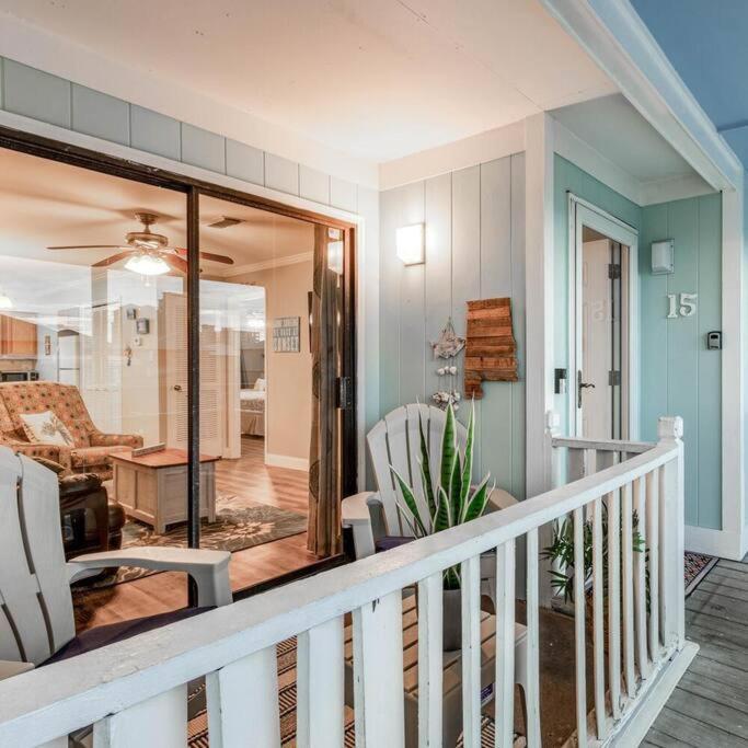 With Access 10 Min Walk To Hangout Gulf Shores